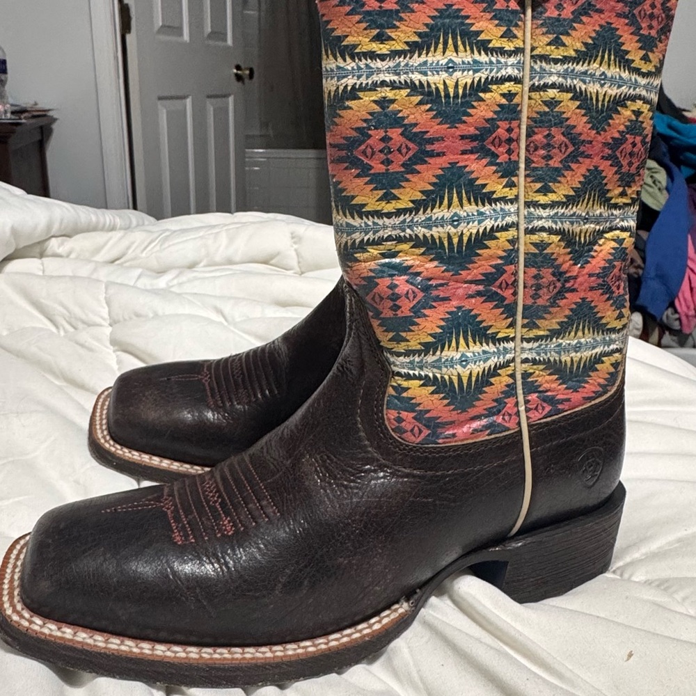 Women’s Ariat Cowboy boots size 6.5